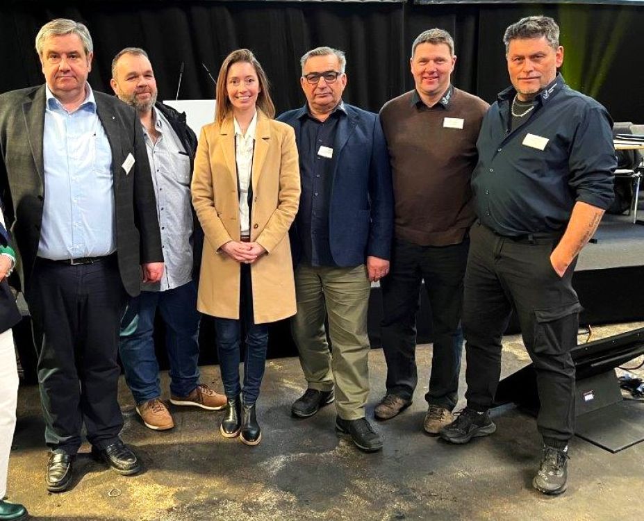 Der Vorstand des Verbandes Lohnunternehmer Schweiz mit der frisch gewählten Präsidentin Ständerätin Johanna Gapany. Fernand Andrey, Vizepräsident, Daniel Haffa, Vizepräsident, Rolf Haller, Beat Gerber, Felix Horni (alle Vorstand) v. li..