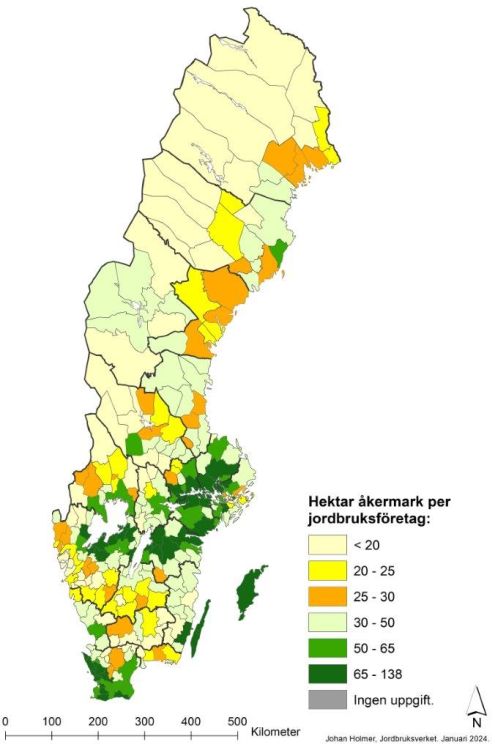 Graphik: Die Karte zeigt die durchschnittliche Hektarzahl pro Landwirt in den verschiedenen Regionen Schwedens. Gut erkennbar entsprechend der schwedischen Strukturen die landesweiten Unterschiede. 12 % der Landwirte bewirtschaften mehr als 100 Hektare