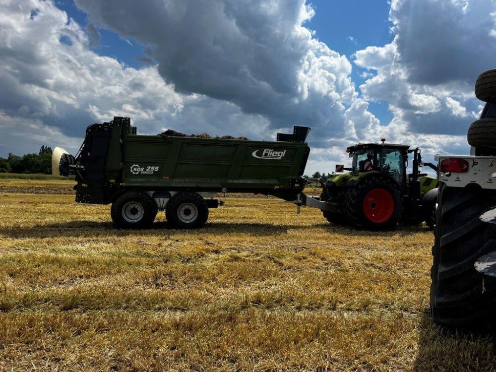 KDS 255 Épandeur tandem Volume de remplissage 13,5 m3, chaînes lourdes (charge de rupture 50 t), unité d'épandage large muck contol